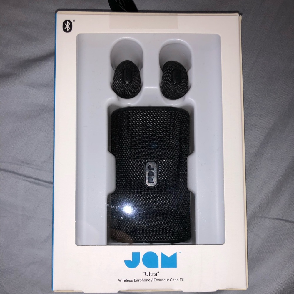 Bluetooth earbuds and Bluetooth speaker brand new